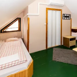 Nocleg ze śniadaniem Csillagtura Panzio, Eger
